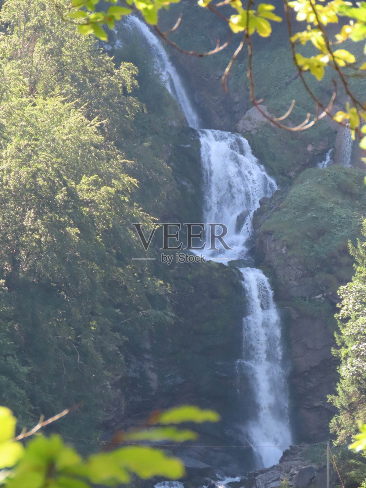 福斯巴赫在爱玛瑙自然公园和全英国湖区自然公园，以及在瑞士伯尔尼的伯尔尼照片摄影图片