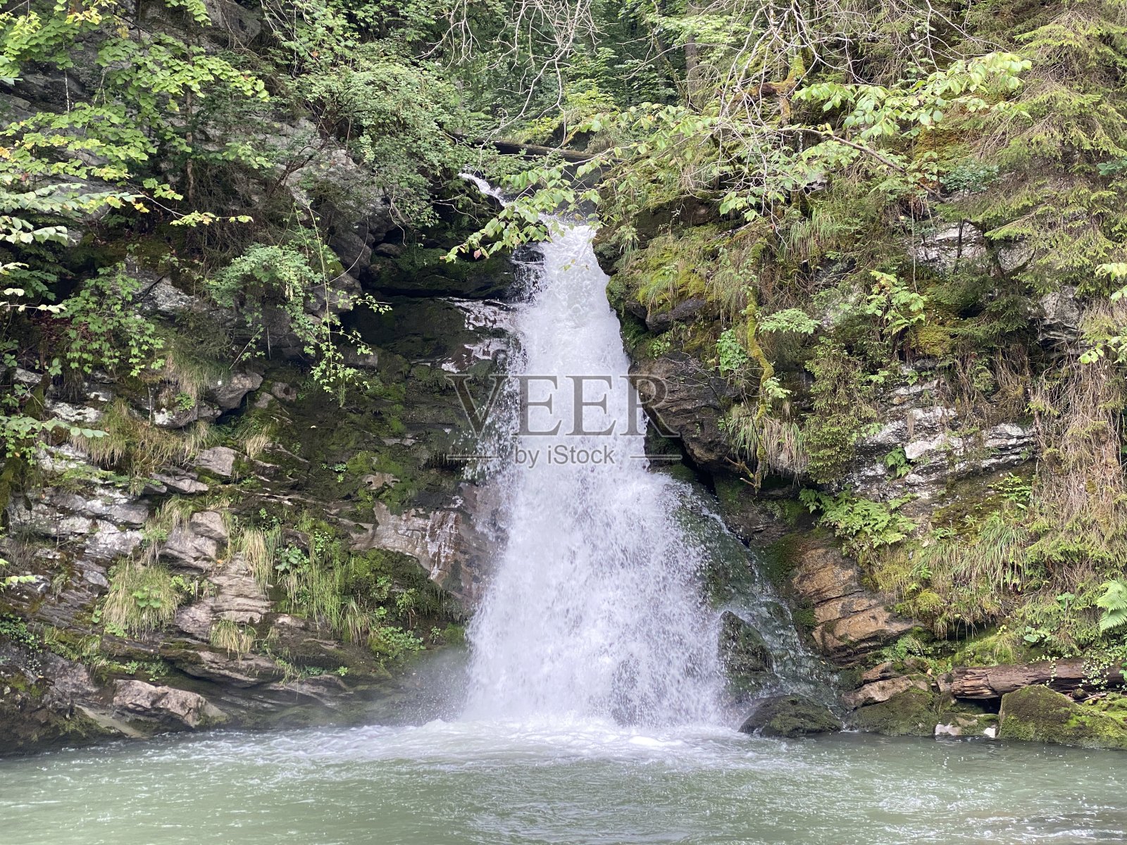 福斯巴赫在爱玛瑙自然公园和全英国湖区自然公园，以及在瑞士伯尔尼的伯尔尼照片摄影图片