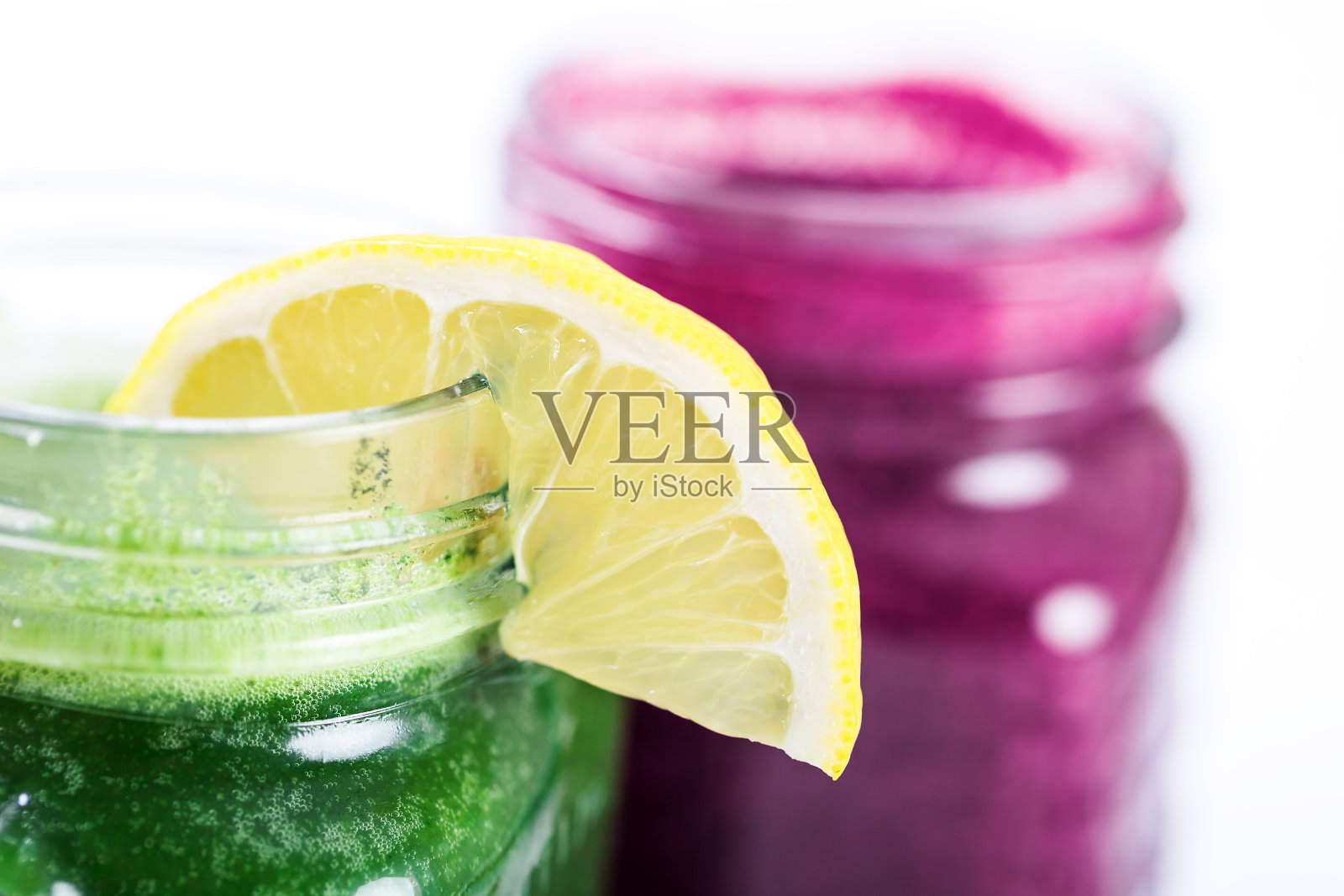 绿色冰沙在玻璃罐特写照片摄影图片