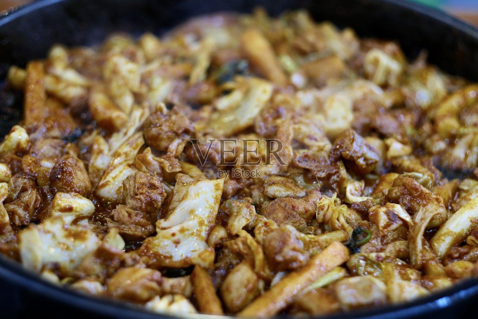 韩式麻辣鸡丁照片摄影图片