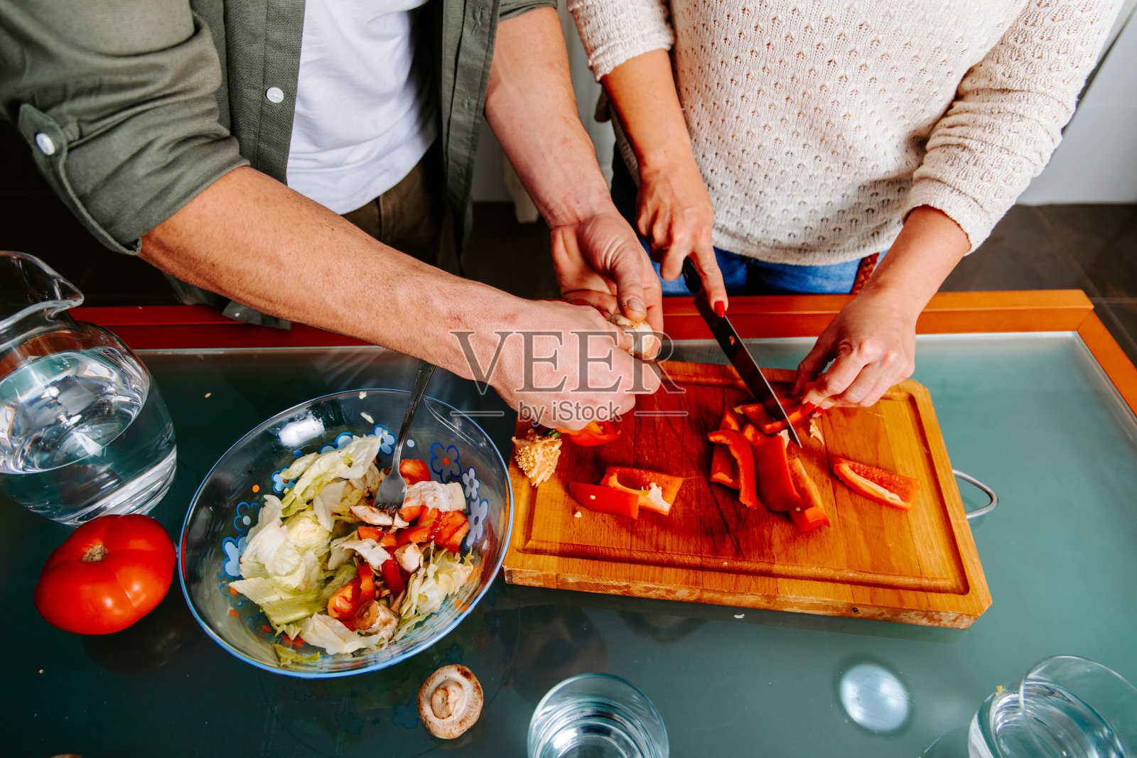 素食家庭准备健康食品照片摄影图片