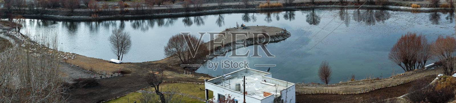 养鸭场，湖，房子，鸭子，鹅，树，照片摄影图片