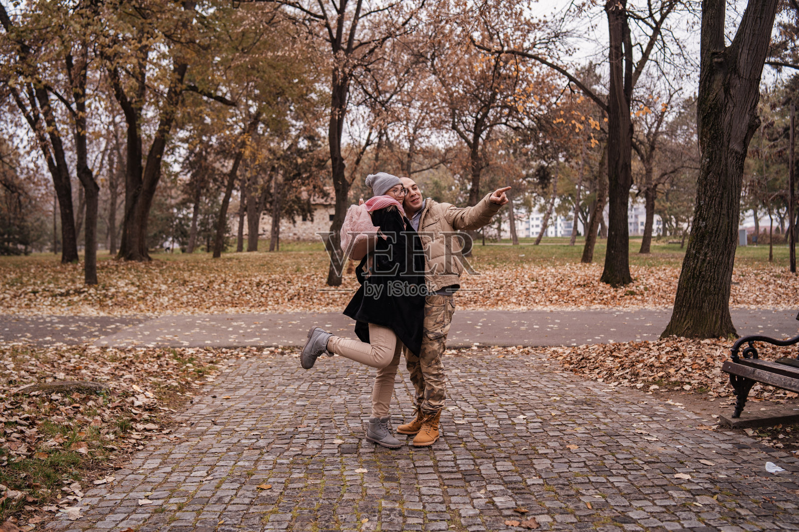 喜欢带她去新地方照片摄影图片