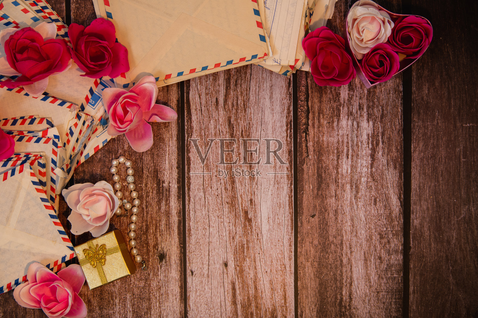 情人节的背景是古老而浪漫的信件照片摄影图片