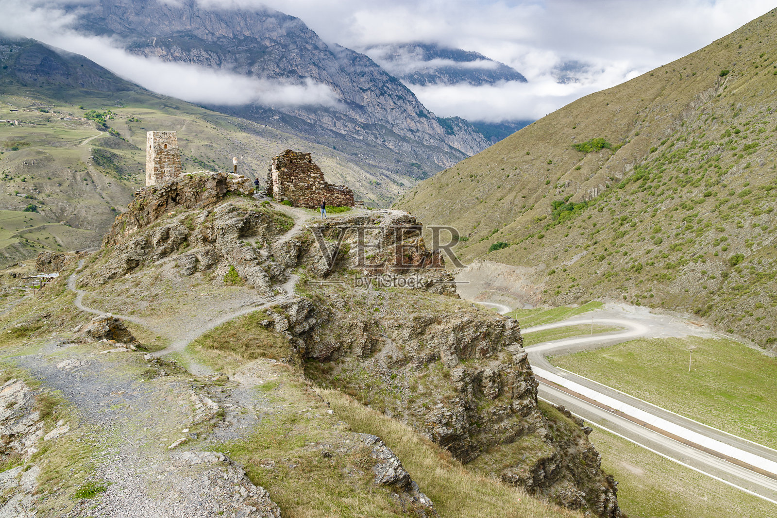 多云的风景在北奥塞梯阿拉尼亚，北高加索，俄罗斯照片摄影图片