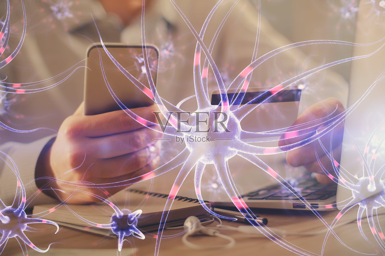 手握信用卡和神经元画的男人的双重曝光。教育与电子商务理念。照片摄影图片