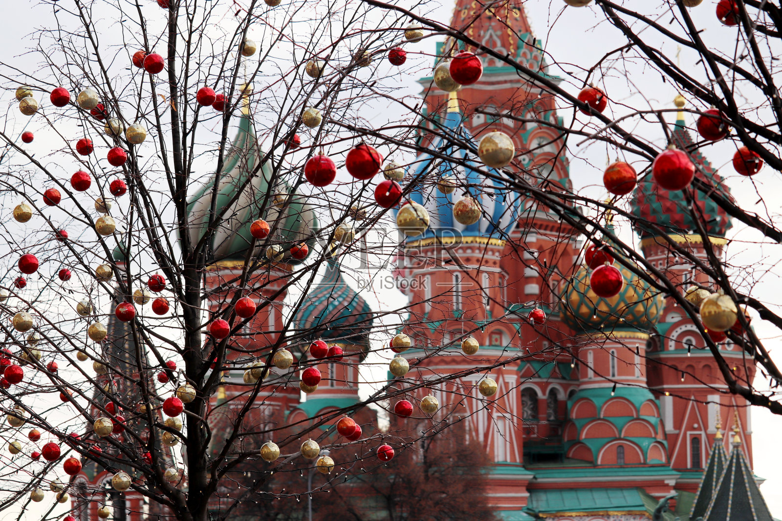 红场上圣巴西尔大教堂的圣诞装饰背景照片摄影图片