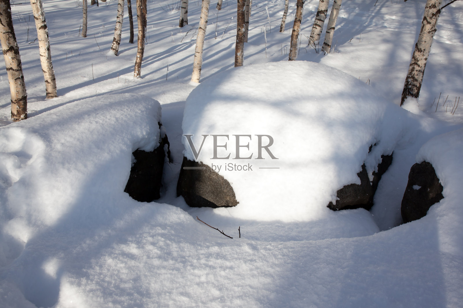 深深的雪堆照片摄影图片