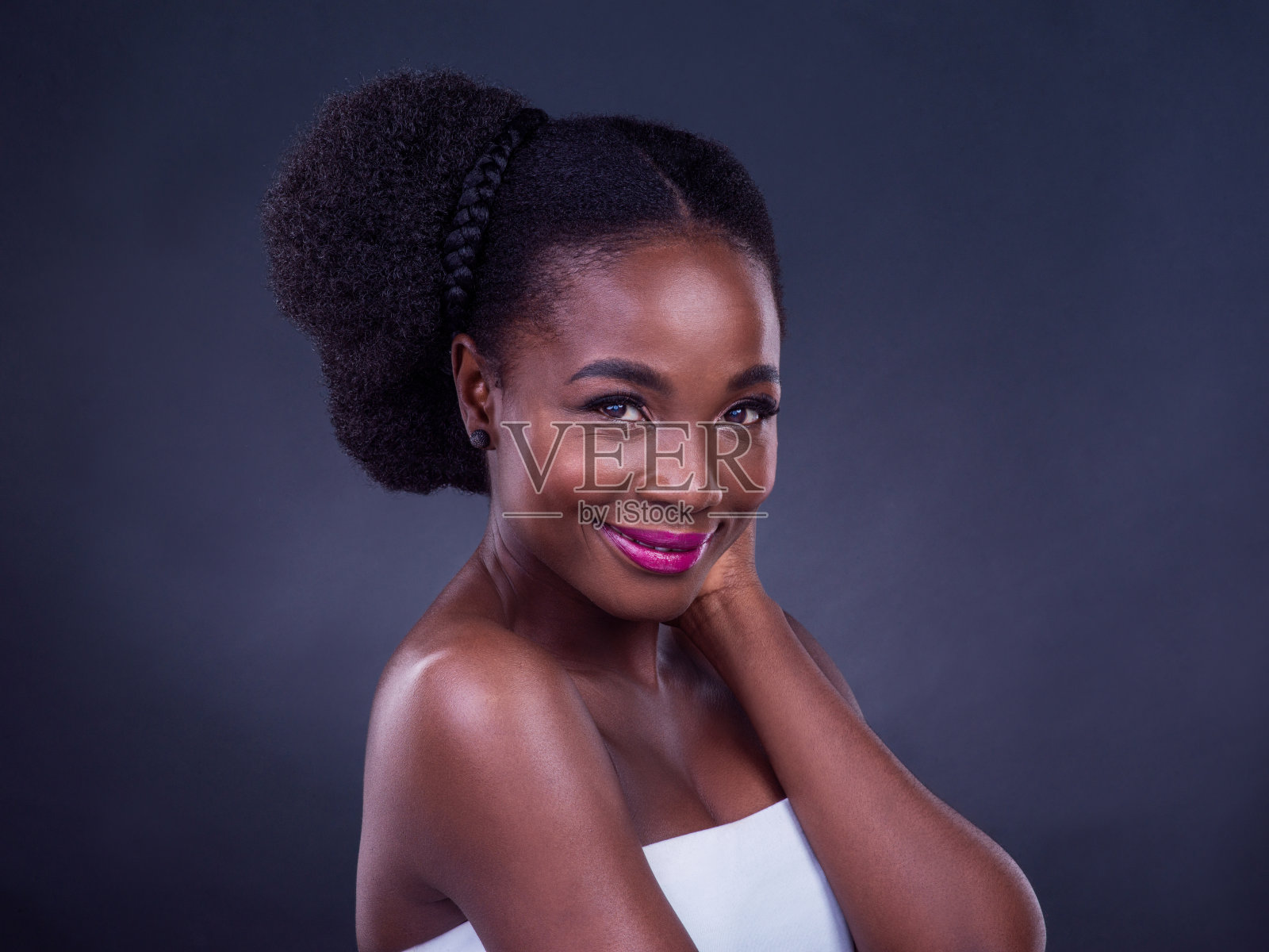 皮肤第一，妆容第二，永远微笑照片摄影图片