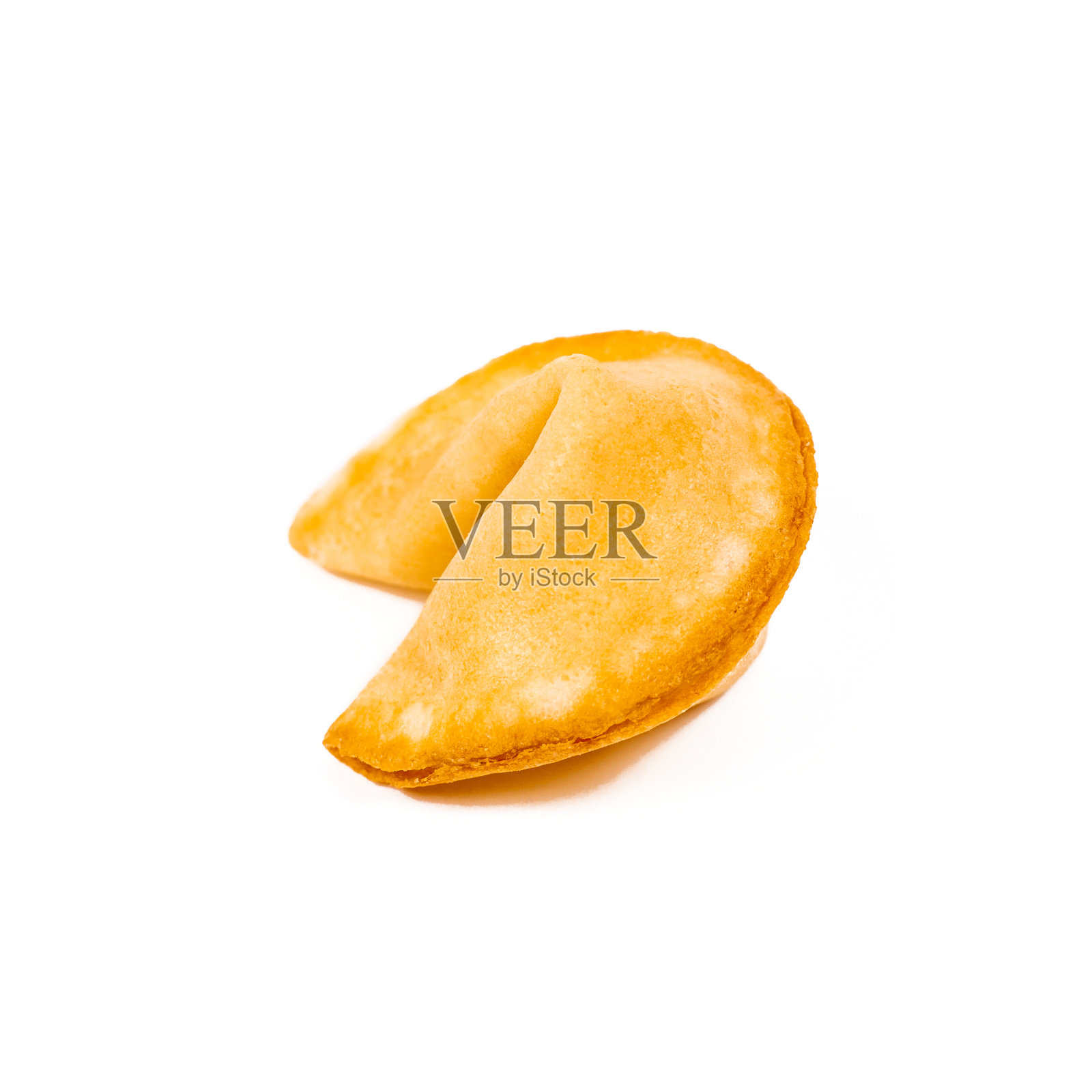 新鲜烤制的黄色幸运饼干孤立在白色背景上照片摄影图片