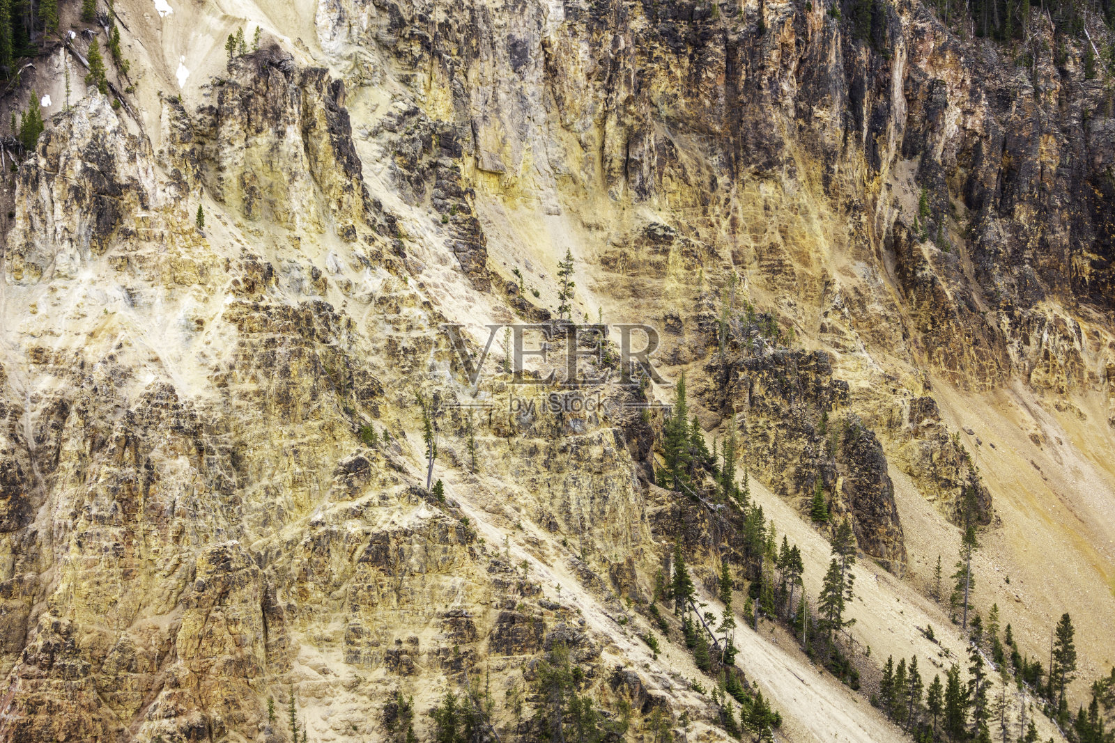 黄石国家公园的岩石和悬崖照片摄影图片