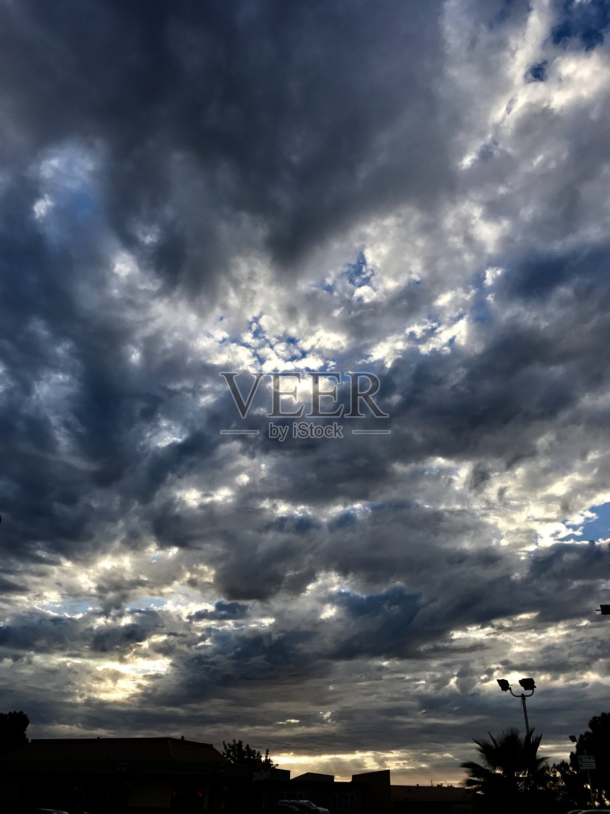 多云的卡利的一天照片摄影图片