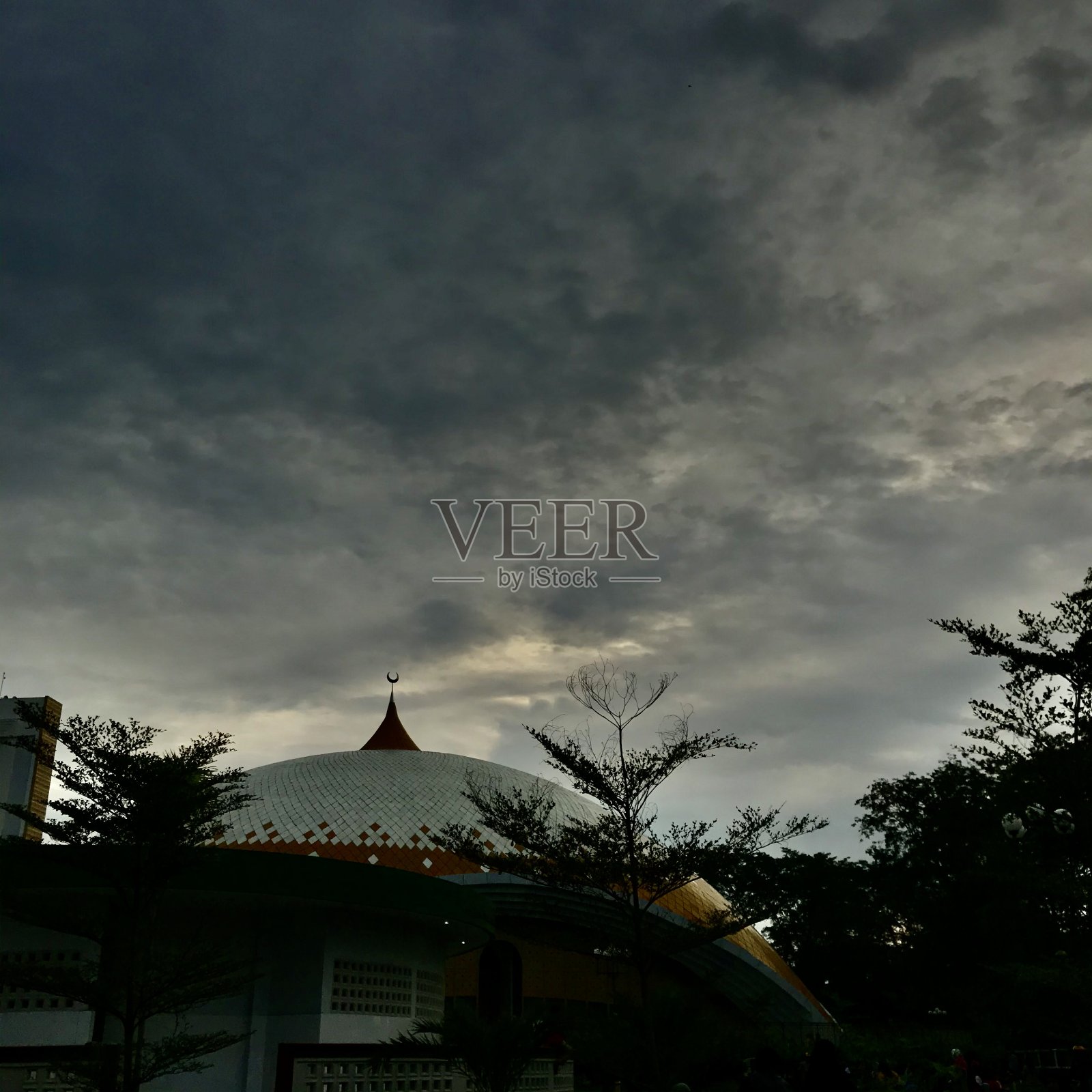 祈祷。照片摄影图片