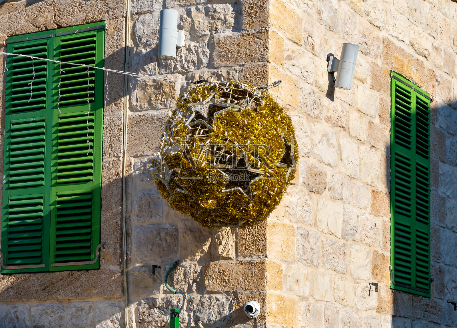 以色列北部海法市本古里安大道圣诞装饰照片摄影图片