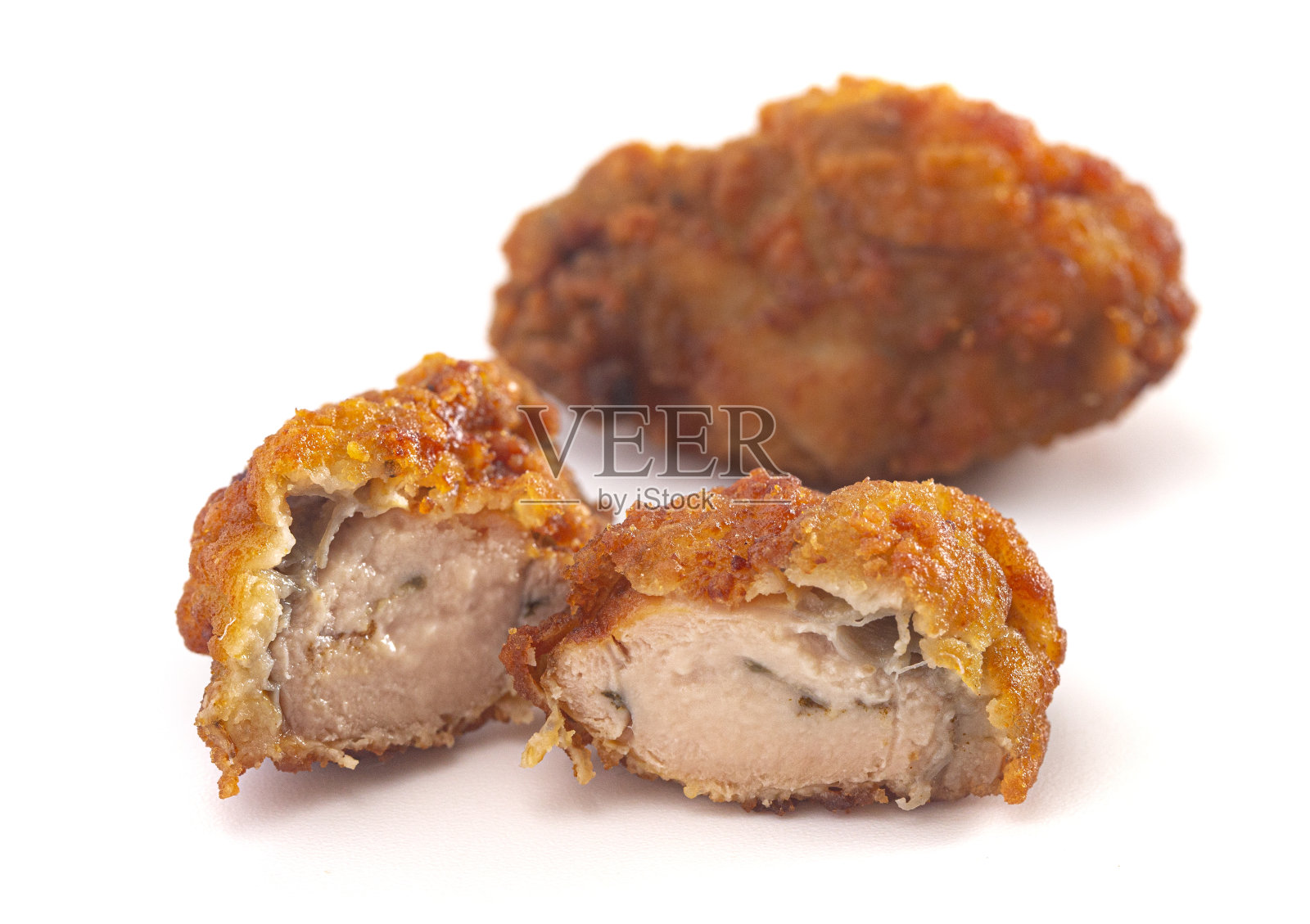 面包屑和油炸牡蛎孤立在白色的背景照片摄影图片