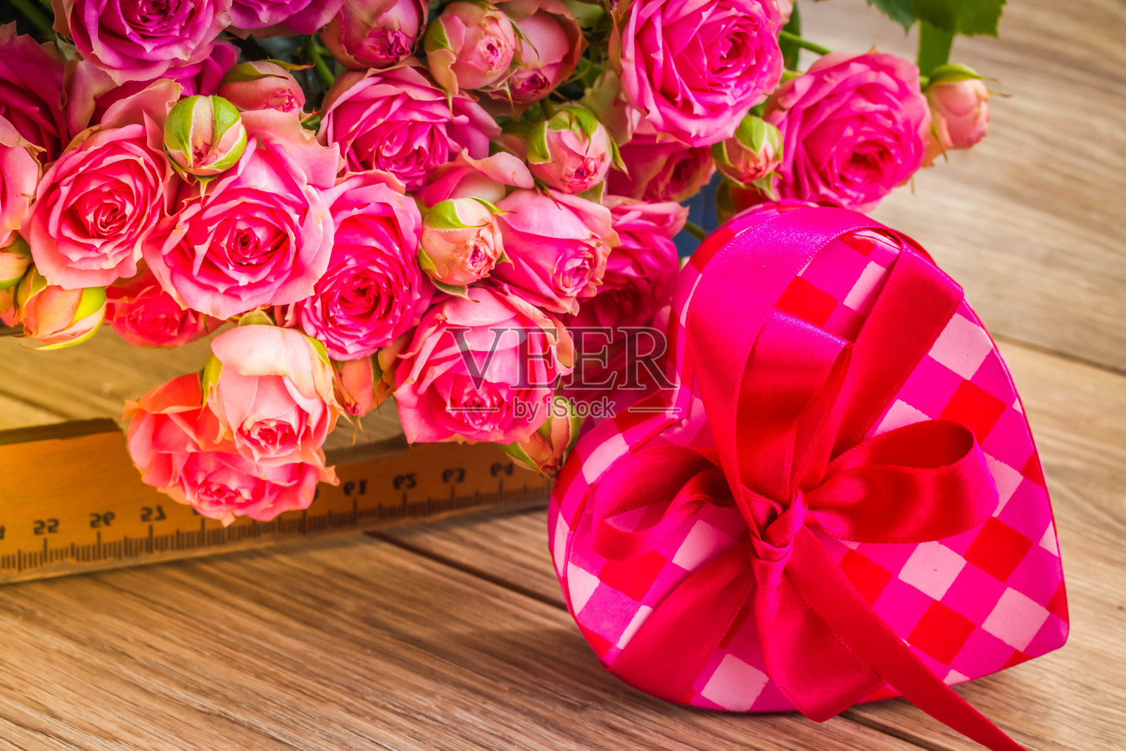 一堆粉色玫瑰照片摄影图片