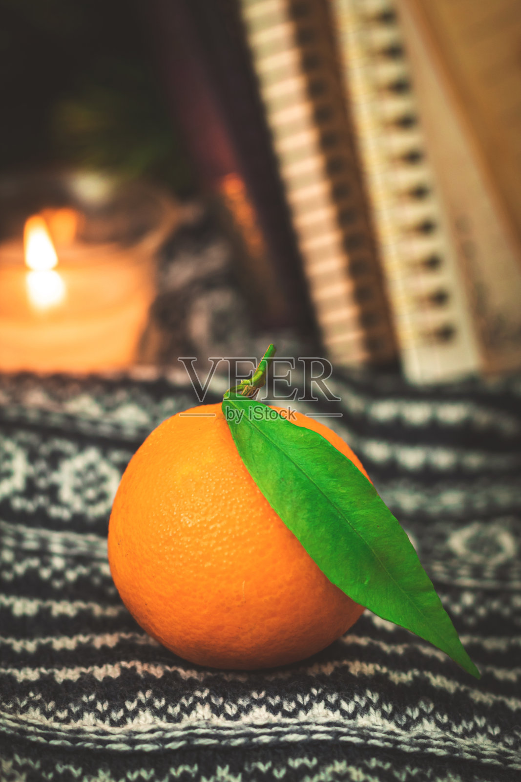 柑橘作文，冬秋惬意的静物作文，以柑橘或柑橘为背景的书籍照片摄影图片