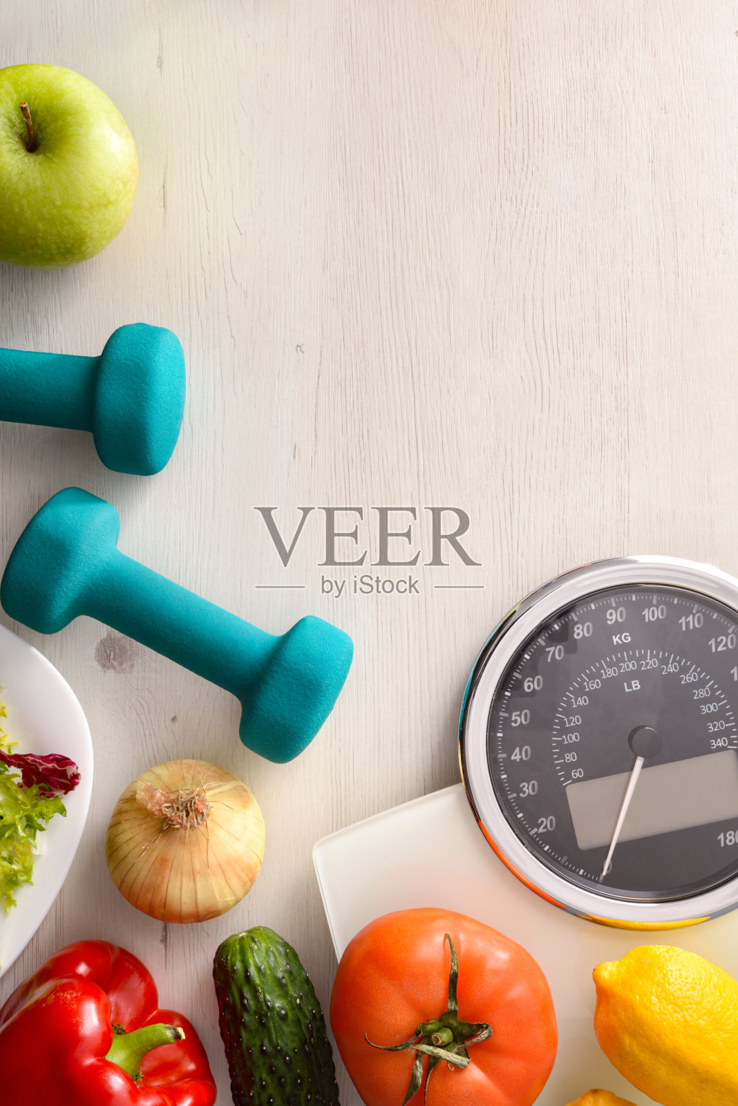 健康食品和运动背景与规模顶部垂直照片摄影图片