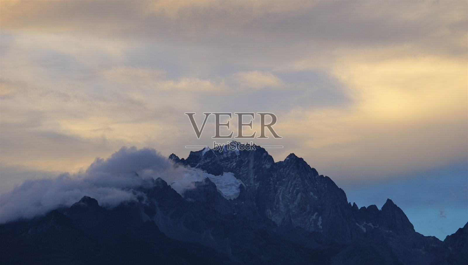 雪峰全景照片摄影图片