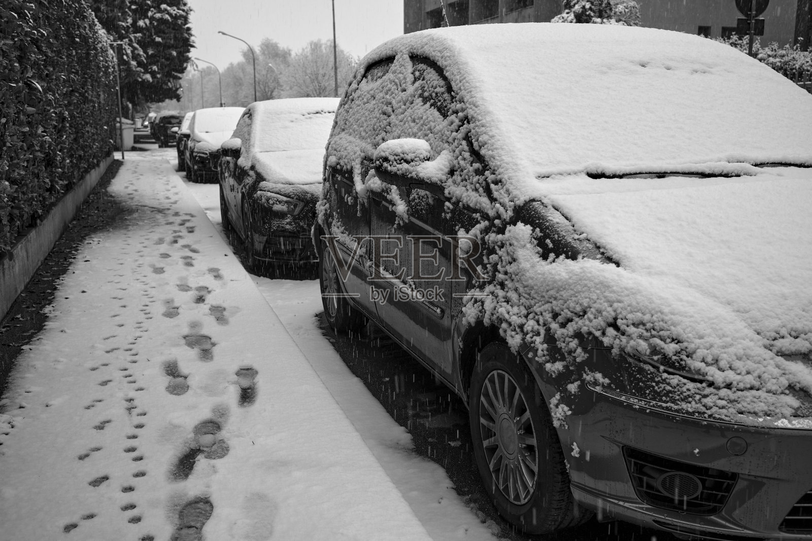 被雪覆盖的人行道照片摄影图片