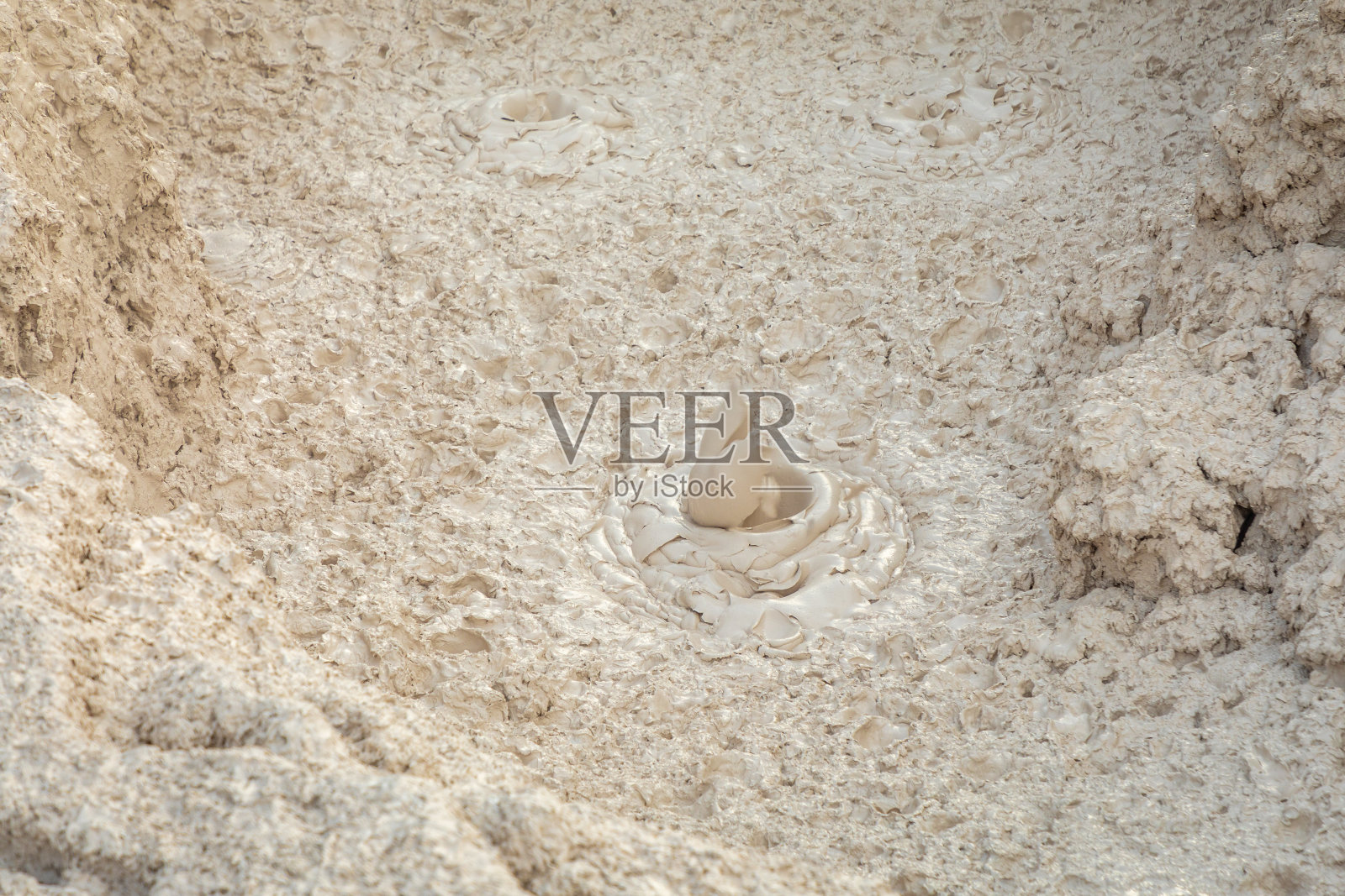 黄石国家公园的冒泡泥浆照片摄影图片