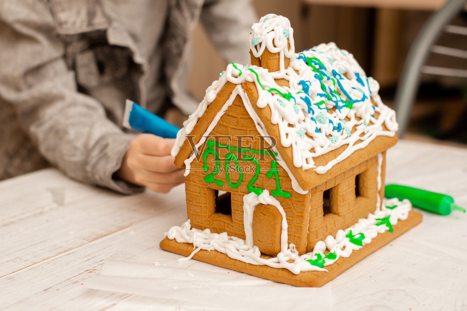 姜饼屋，2021年。准备新年，圣诞节。照片摄影图片