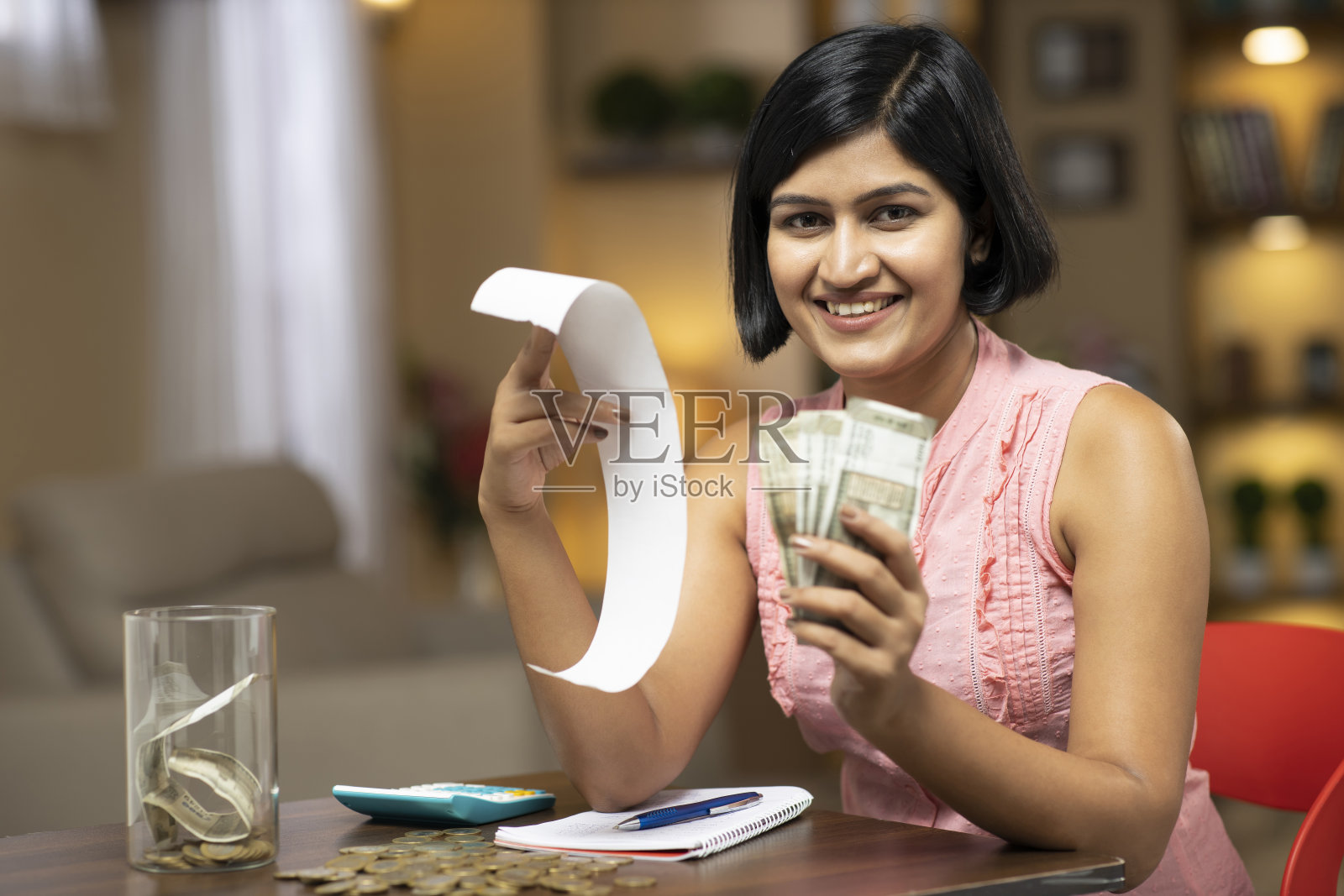 年轻女子-库存照片照片摄影图片