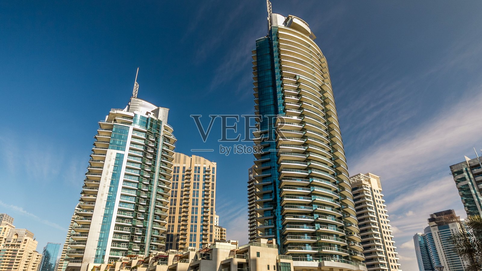 迪拜码头现代塔楼延时摄影照片摄影图片