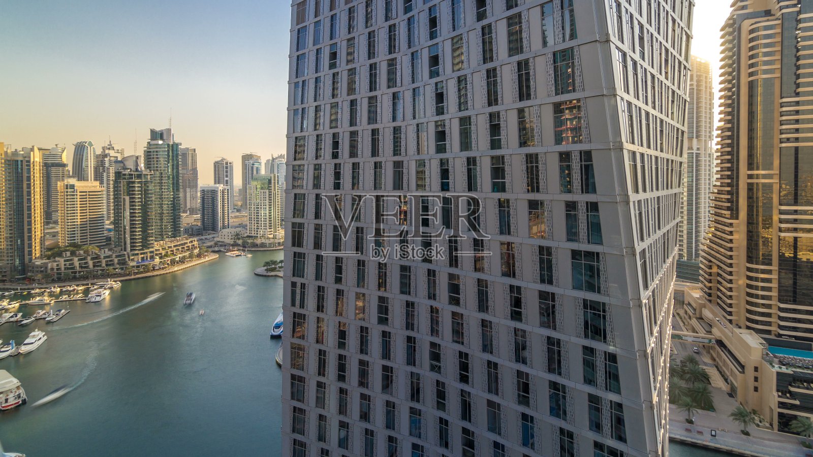 阿联酋迪拜码头日落游艇鸟瞰图照片摄影图片