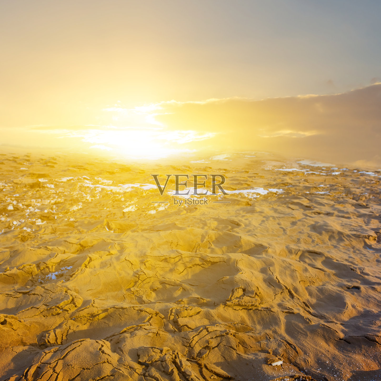 寒冷的冬季沙漠日落照片摄影图片