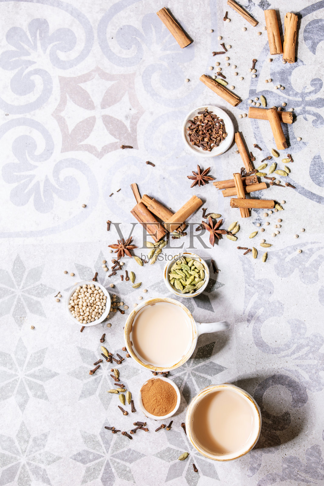 玛沙拉茶配肉桂棒照片摄影图片