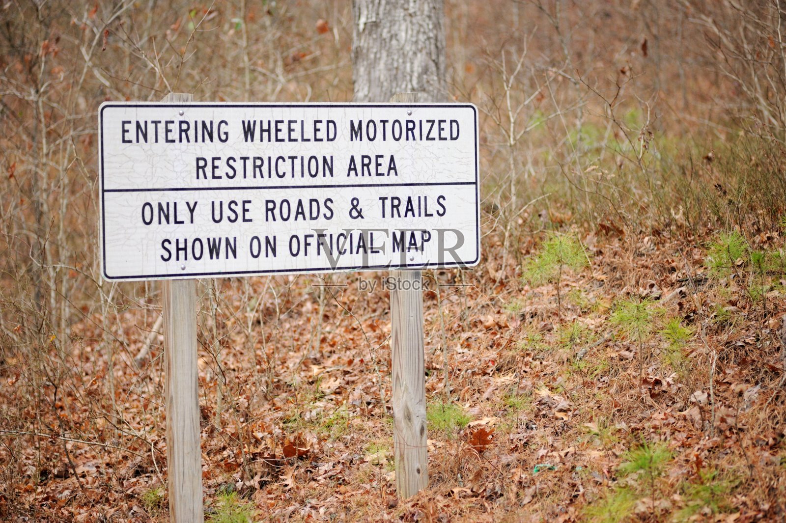 进入轮式机动禁区的标志照片摄影图片