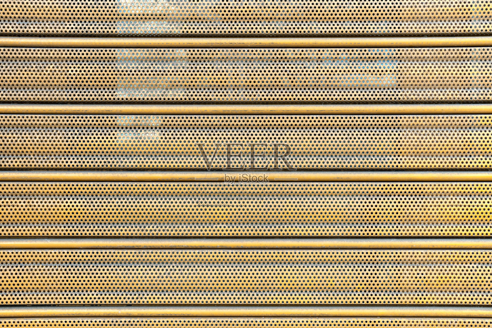 穿孔波纹金属板照片摄影图片