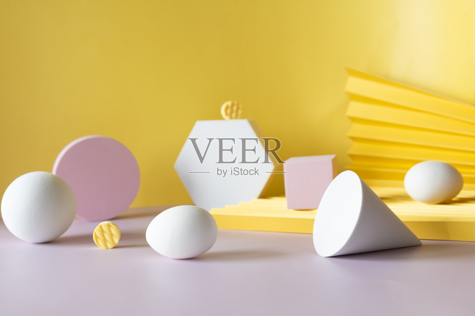 上世纪中叶的现代构图用鸡蛋作几何形状照片摄影图片