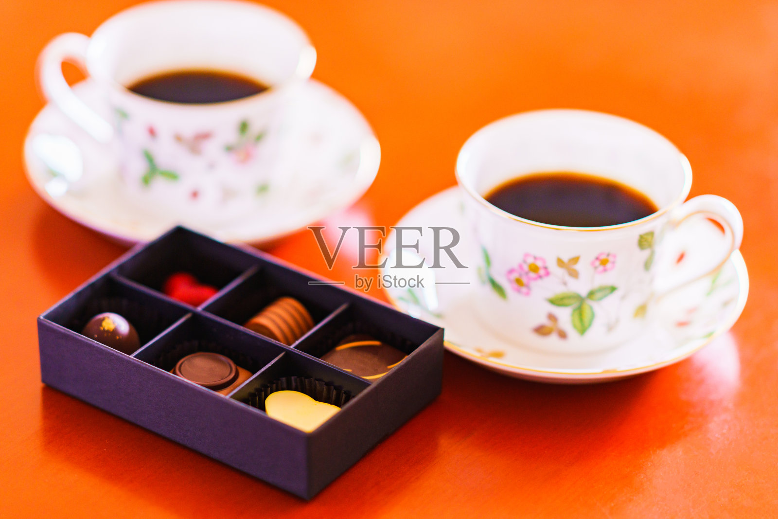 情人节和巧克力咖啡杯照片摄影图片