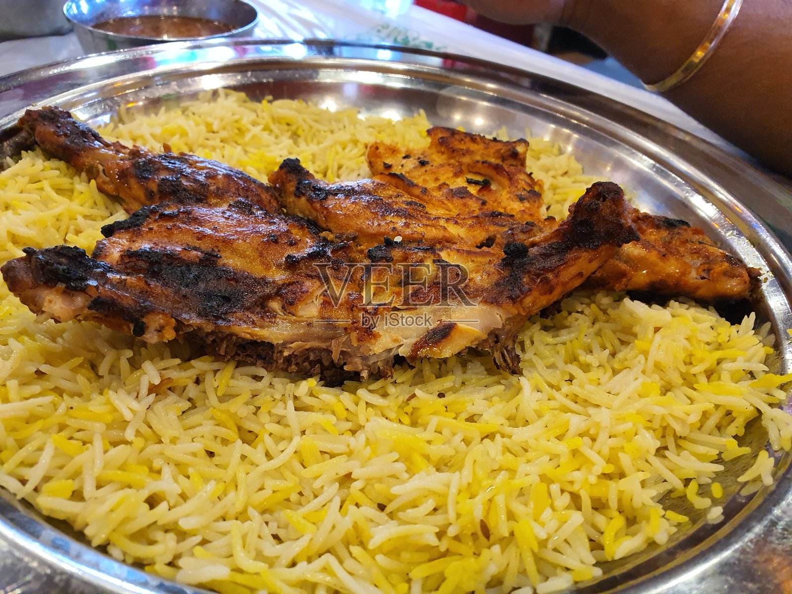 曼迪烤鸡照片摄影图片