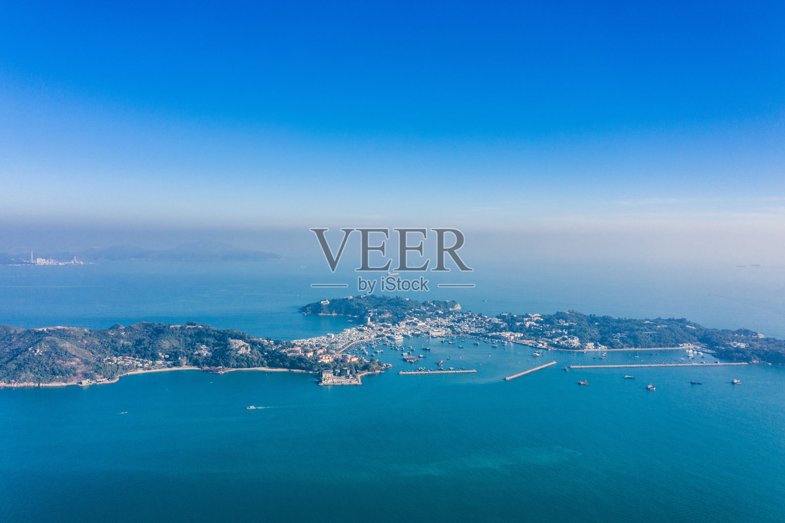 鸟瞰图张洲，香港外岛著名的度假胜地，白天照片摄影图片