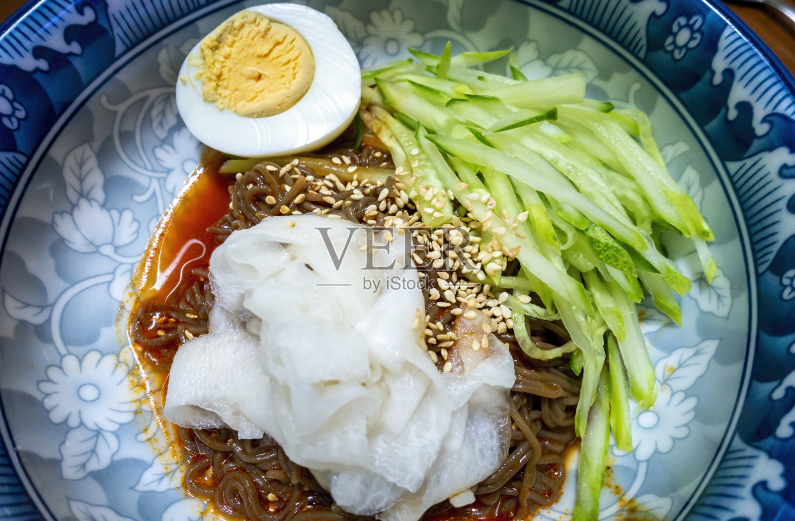 韩国凉面(bibim naengmyeon)照片摄影图片
