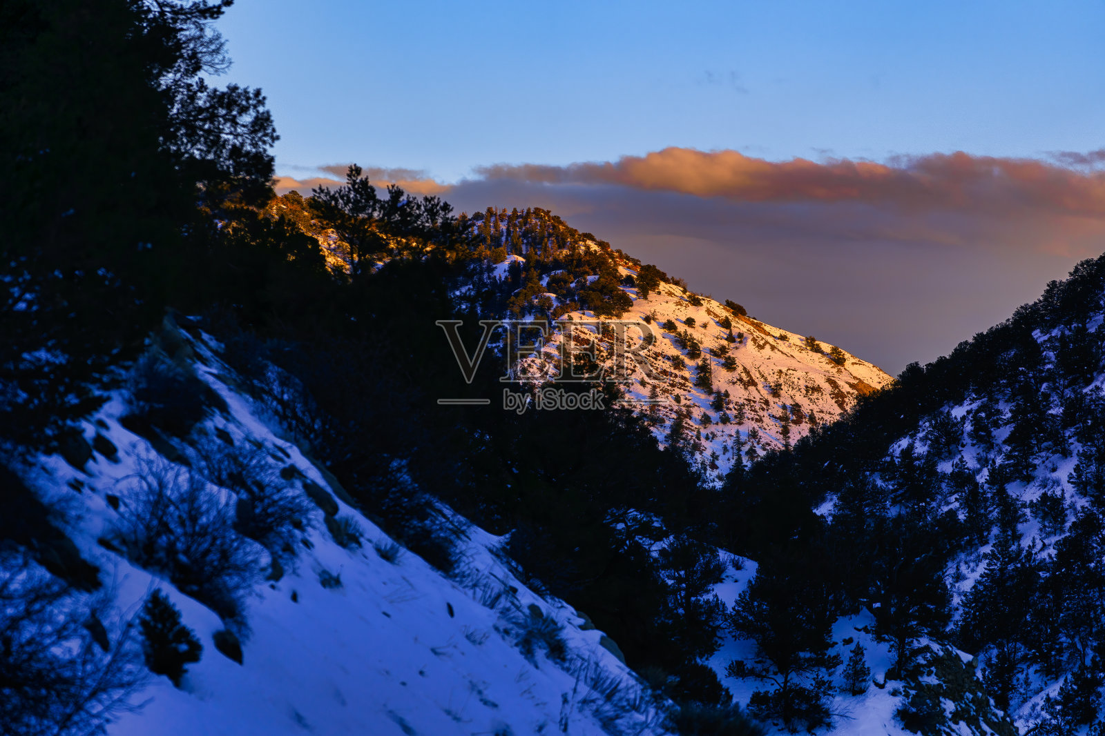 朝霞山景城照片摄影图片