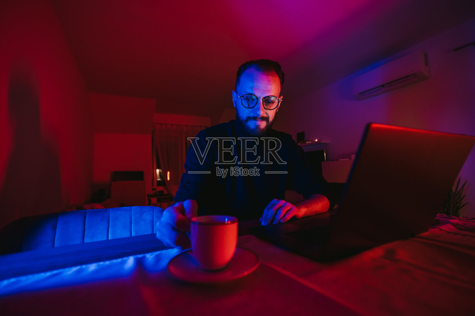 保持清醒照片摄影图片