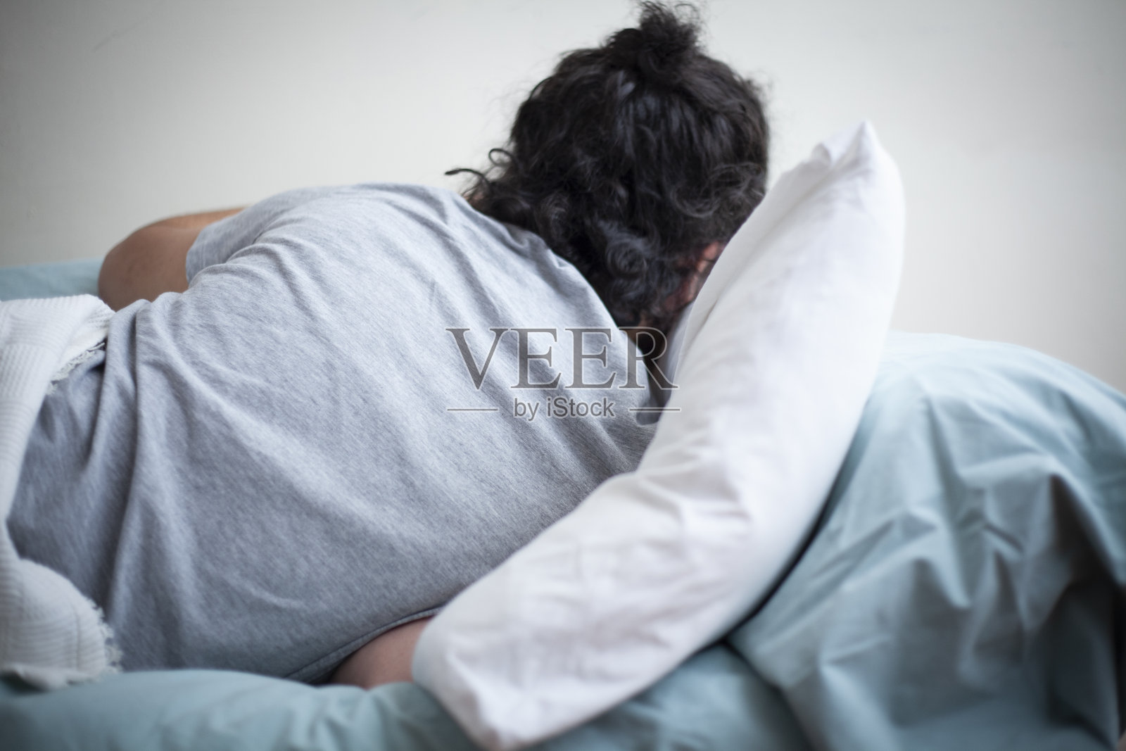 休息在家照片摄影图片