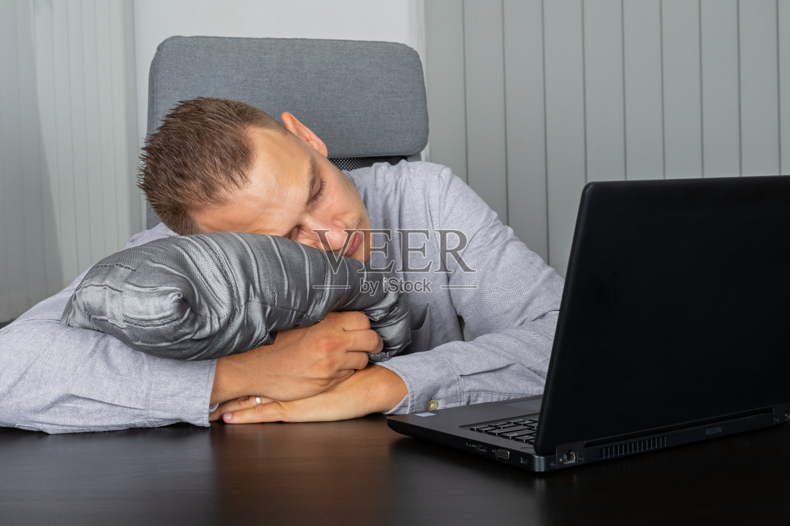 紧张的办公室工作照片摄影图片