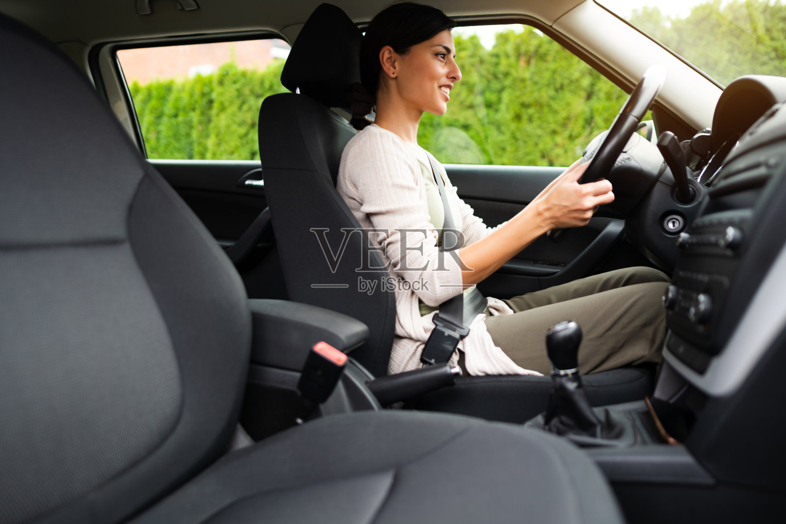 开车的女人照片摄影图片