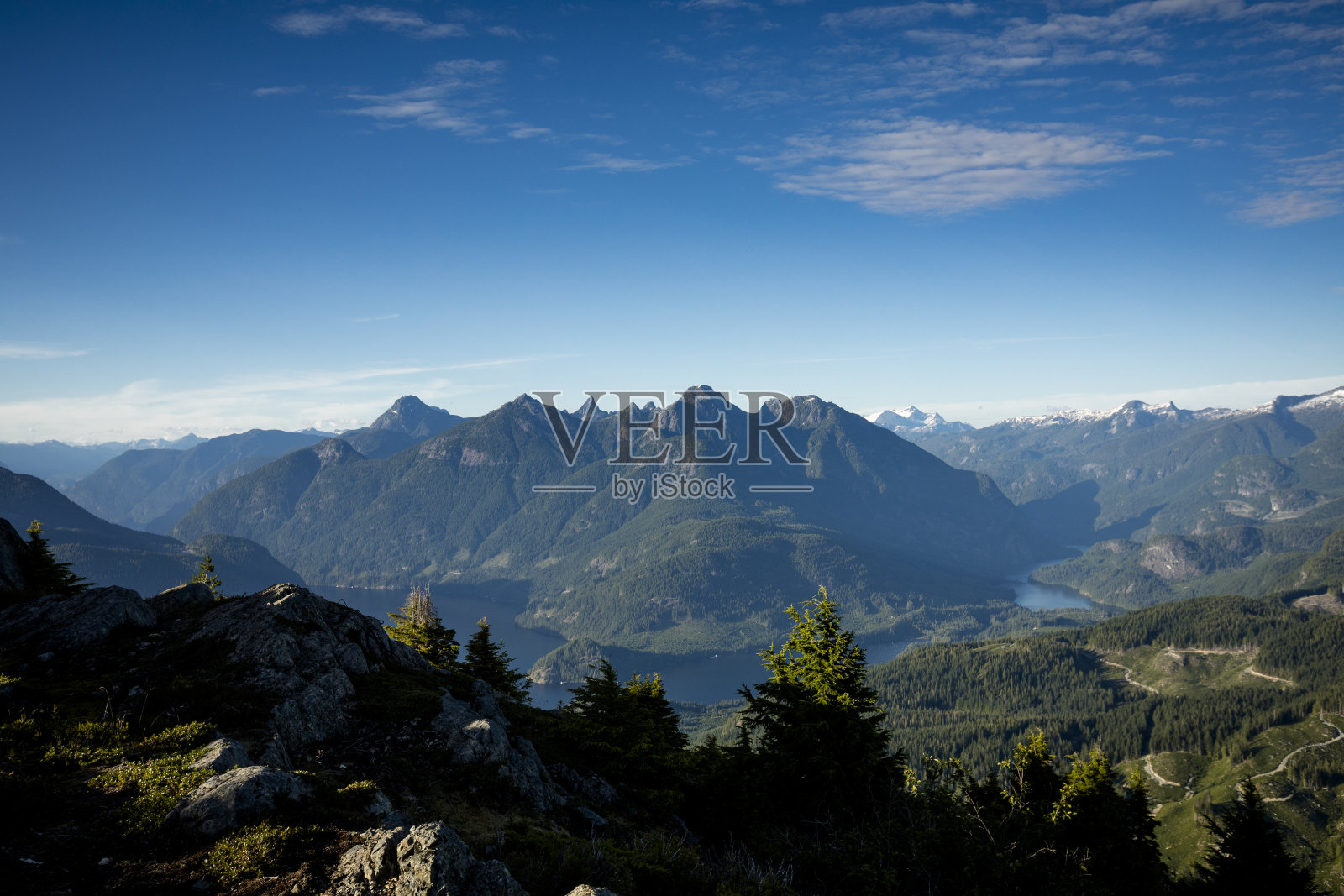 加拿大阳光海岸锡帽小屋步道的山景风光照片摄影图片