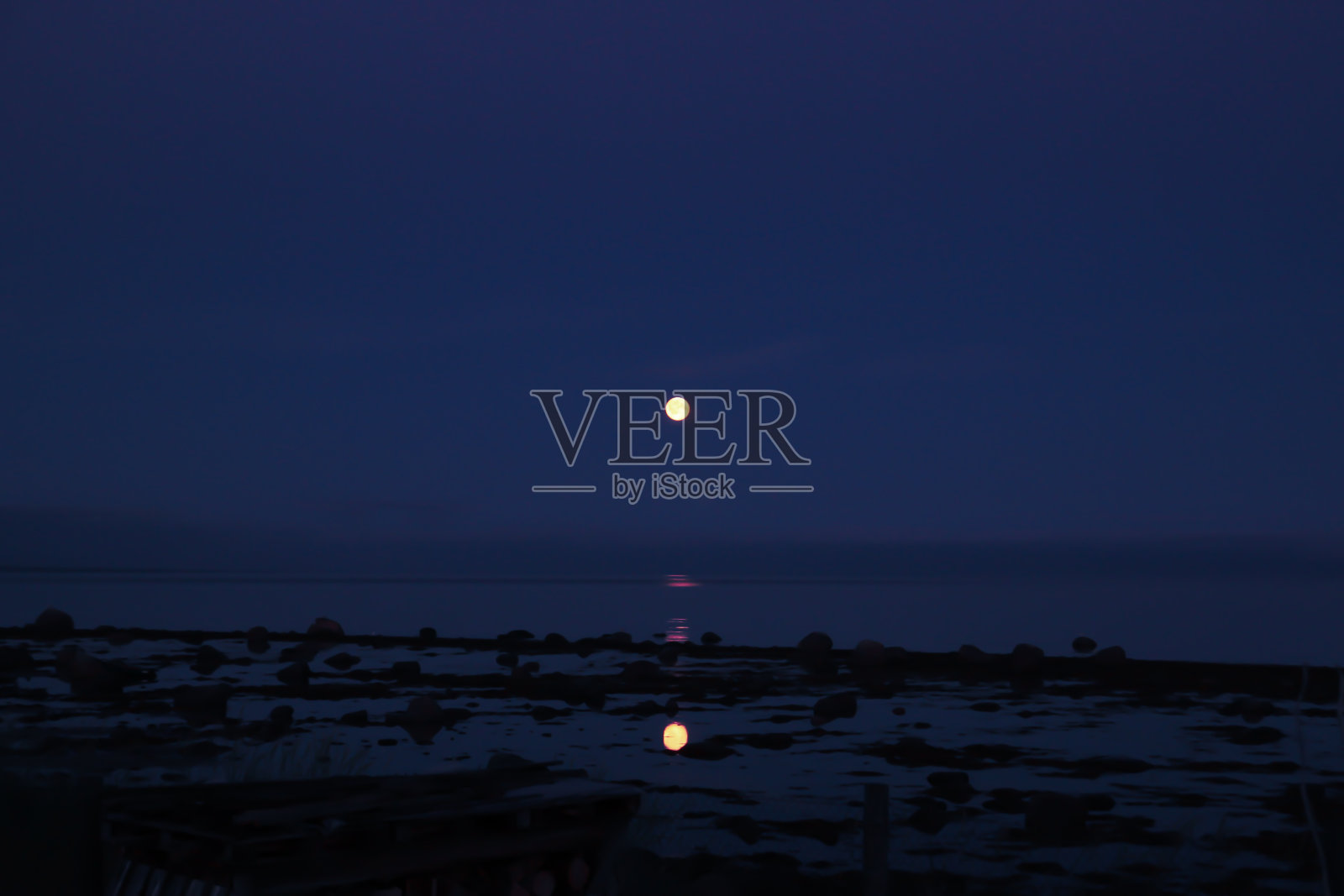 白海的夏夜。照片摄影图片