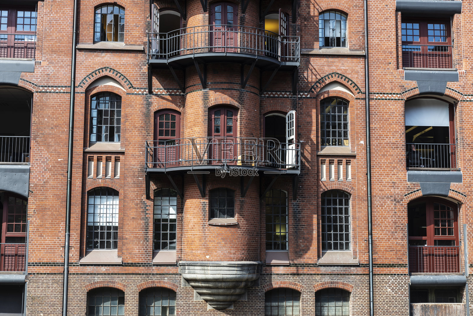 德国汉堡的一个旧仓库的立面作为背景照片摄影图片