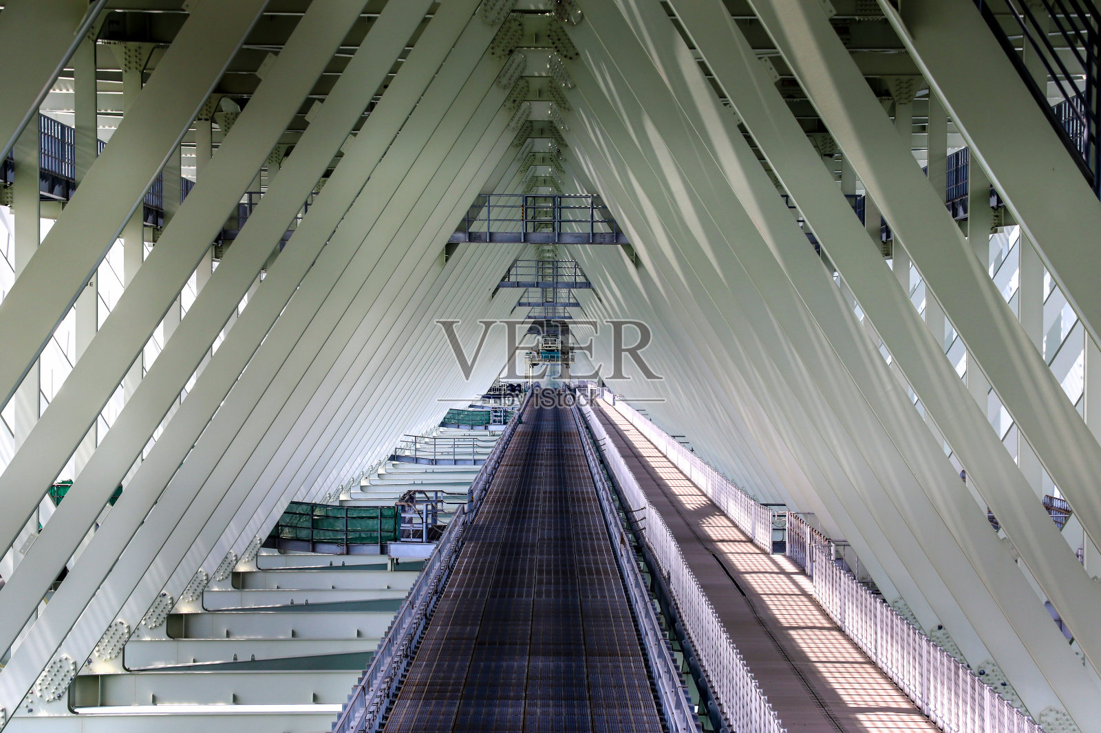 明石海峡大桥桥梁下照片摄影图片