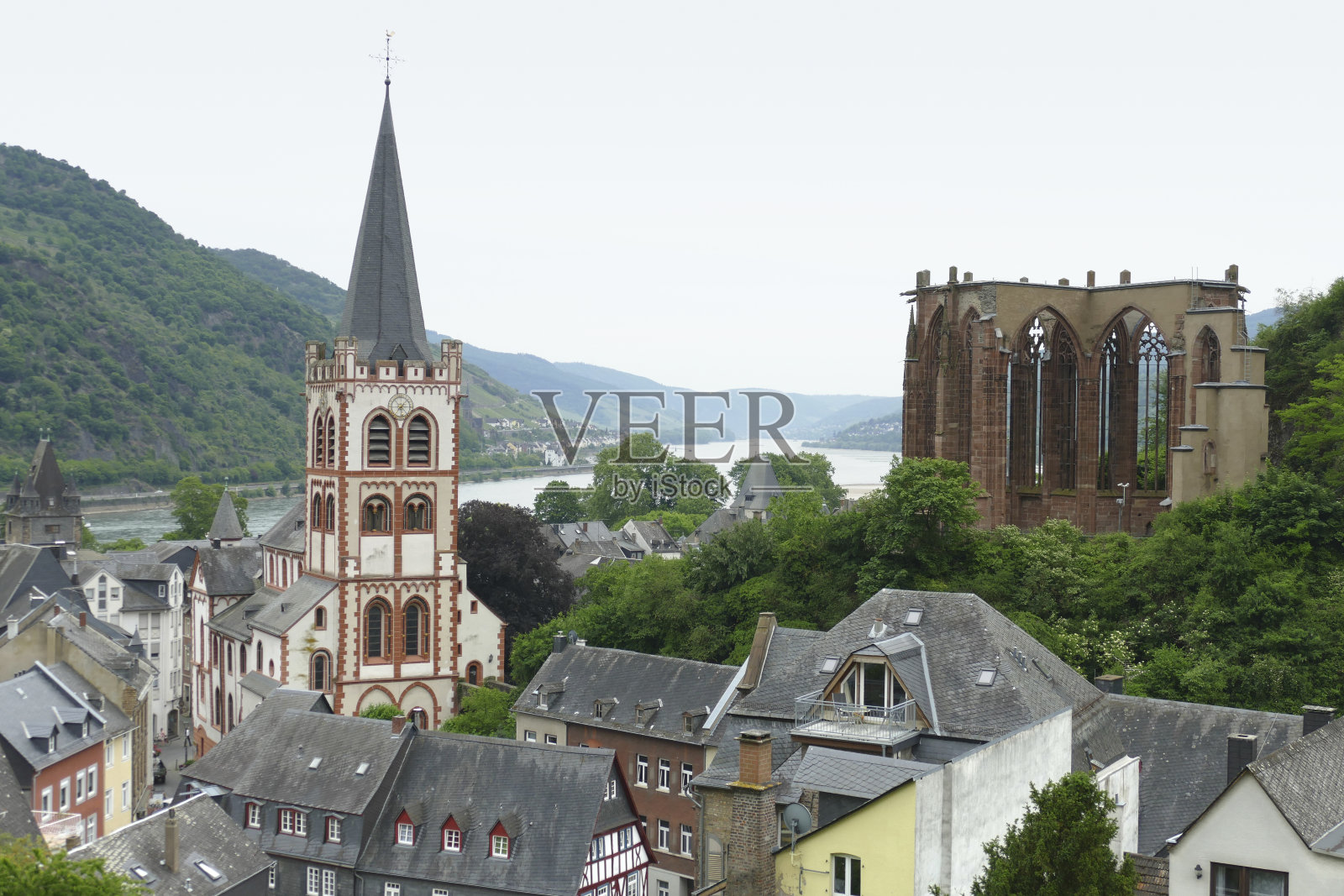 Bacharach的鸟瞰图照片摄影图片