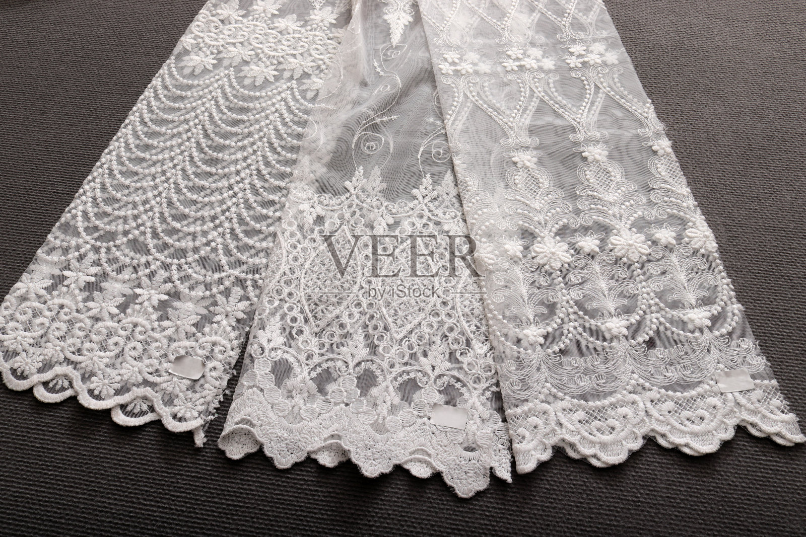 优雅的薄纱窗帘。家居装饰。照片摄影图片