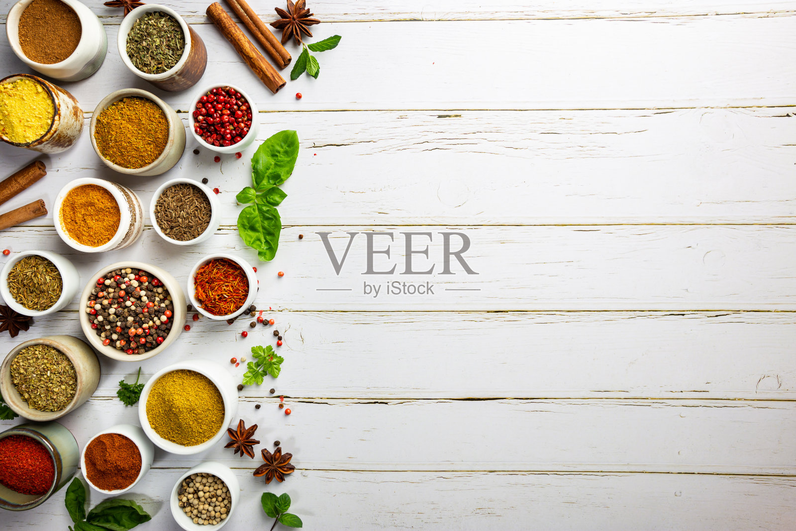 香草和香料在肠道照片摄影图片